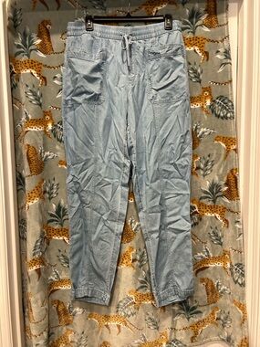 LOFT Light Blue Womens medium Drawstring Cargo Crop Jeans